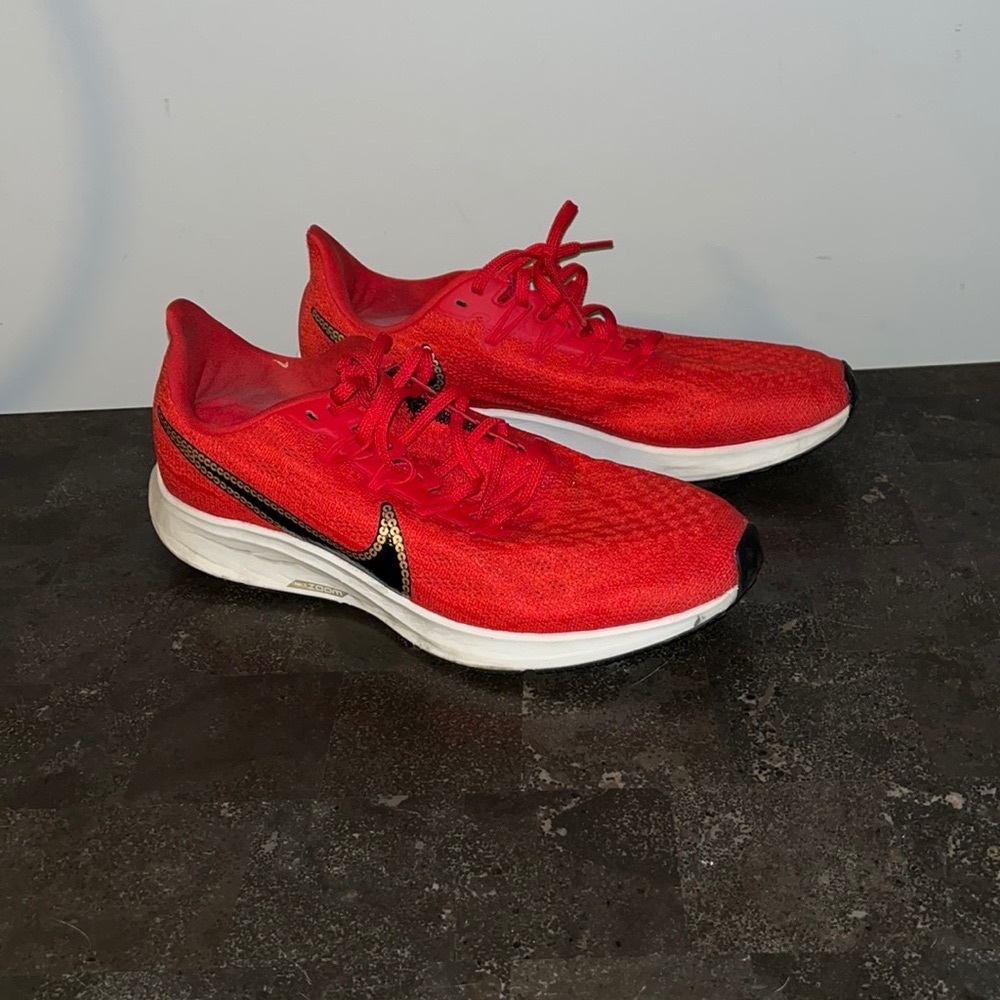 Nike - Picture 2 of 7